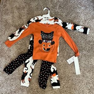 Set of toddler pjs